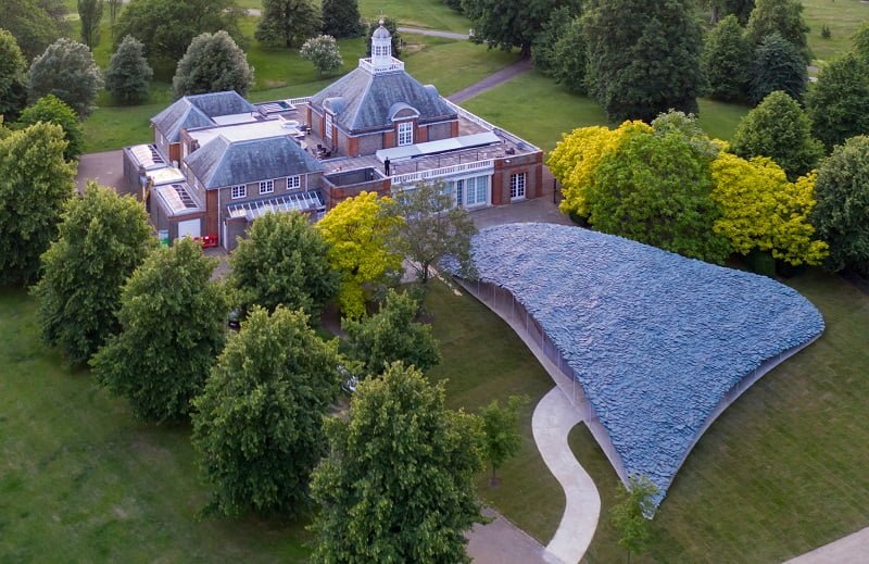 Serpentine Pavillion in slate