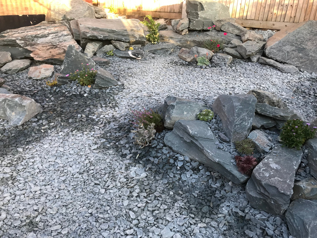 Transform Your Garden with Slate: When to Use Boulders, When to Use Chippings