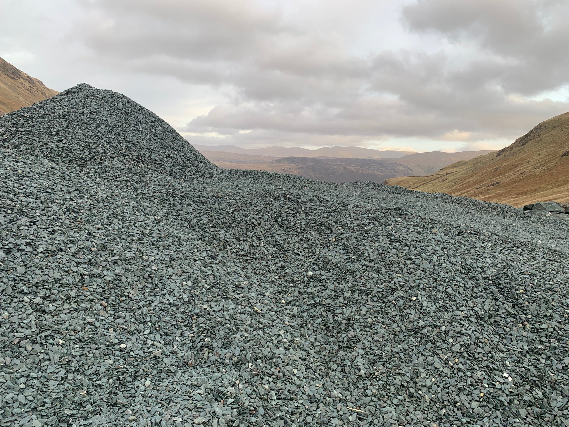 ton of slate chippings