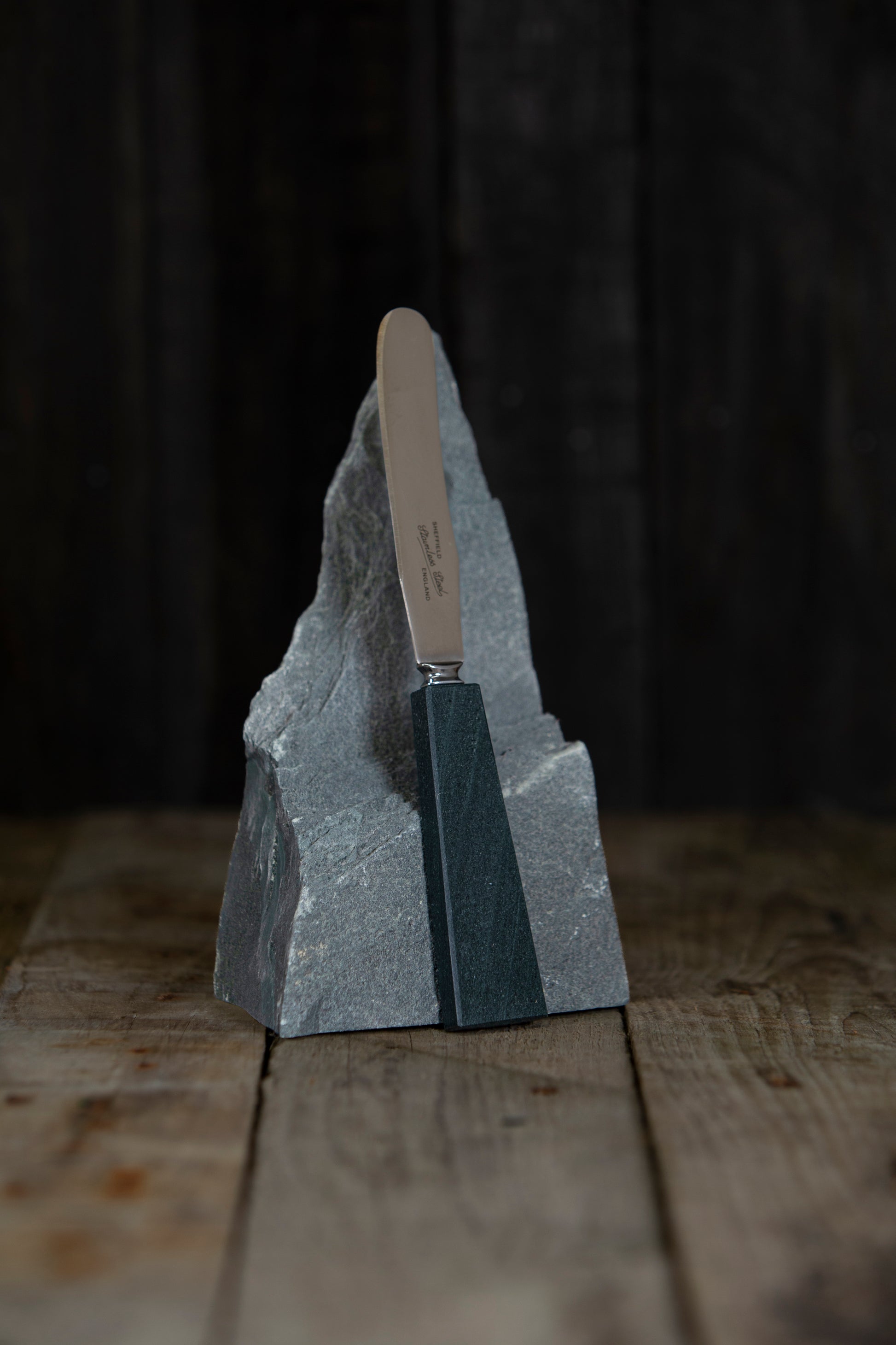 Butter knife with slate handle