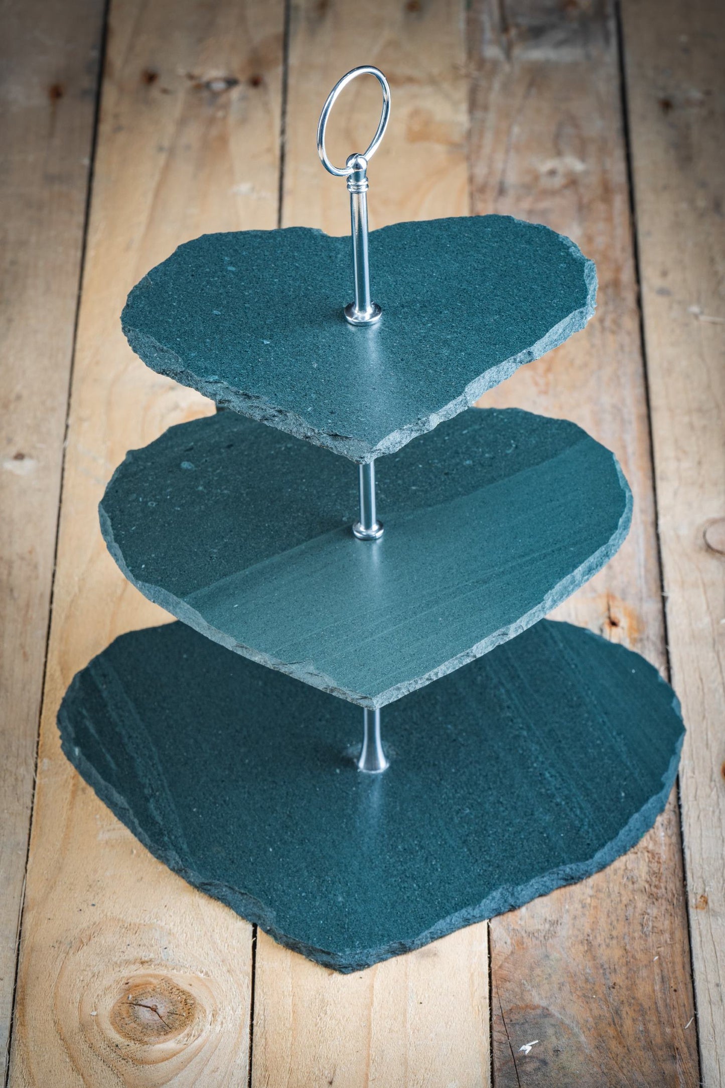 Picture of a 3 tier heart cake stand