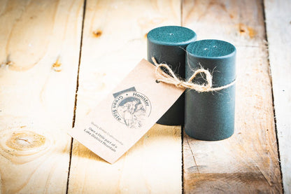 round salt and pepper pot set